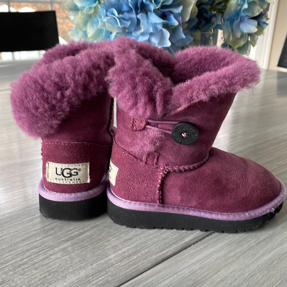 Nordstrom UGG boots Size8T color purple
